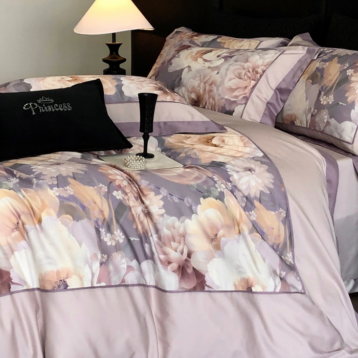 91家纺网 家纺一手货源 找家纺 佳汐蓝家纺 2025秋冬新款臻棉磨毛数码印花大拼角四件套 雲霞-藕色