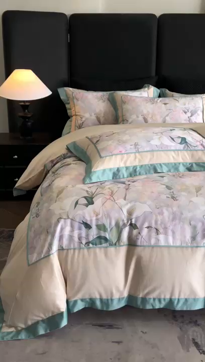 91家纺网 家纺一手货源 找家纺 佳汐蓝家纺 2025秋冬新款臻棉磨毛数码印花大拼角四件套 雅佳茹-粉