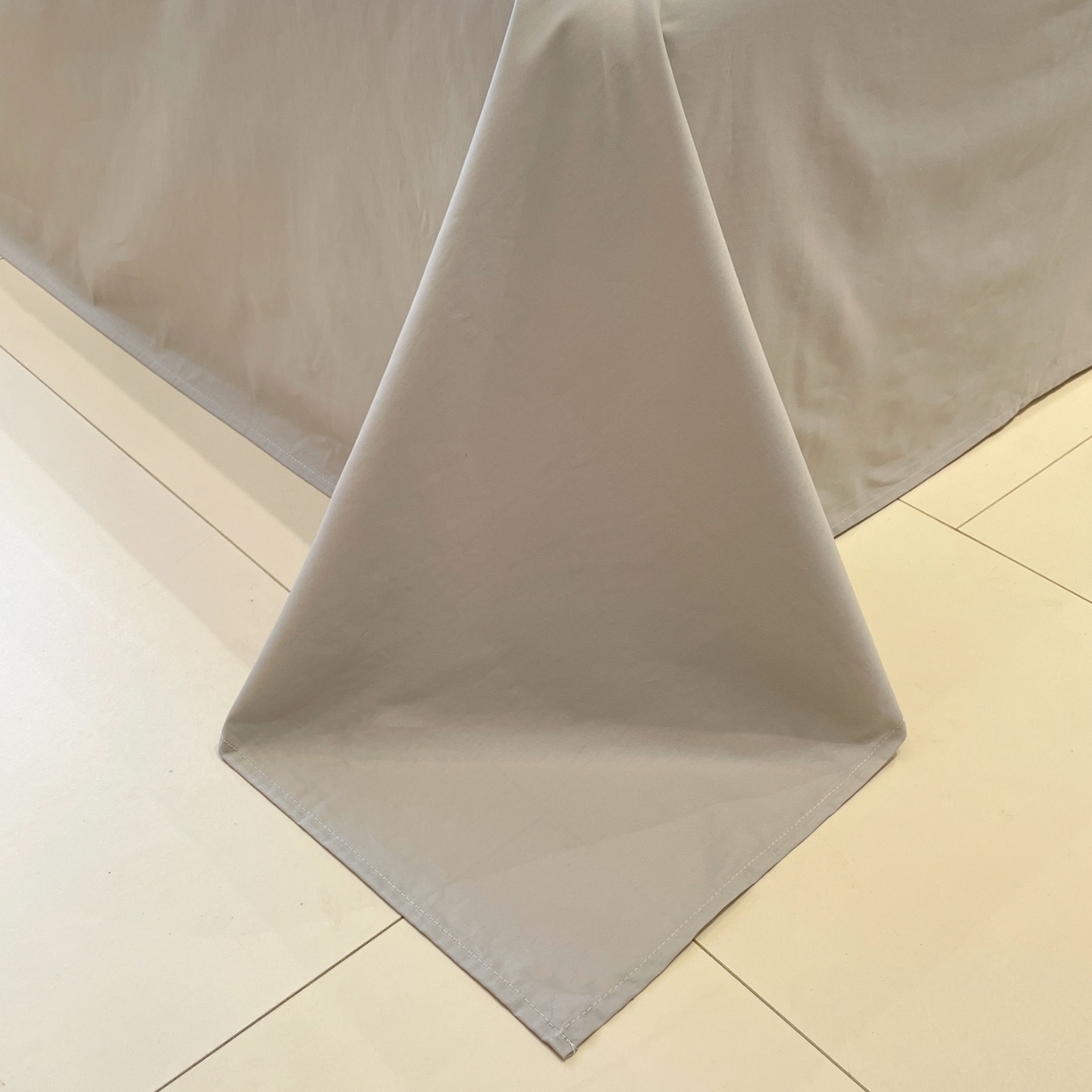 91家纺网 家纺一手货源 找家纺 羚羊语家纺 2025秋冬新款复古小清新花边款40支全棉纯棉轻法式13372小清新喷气印花 椿庭序