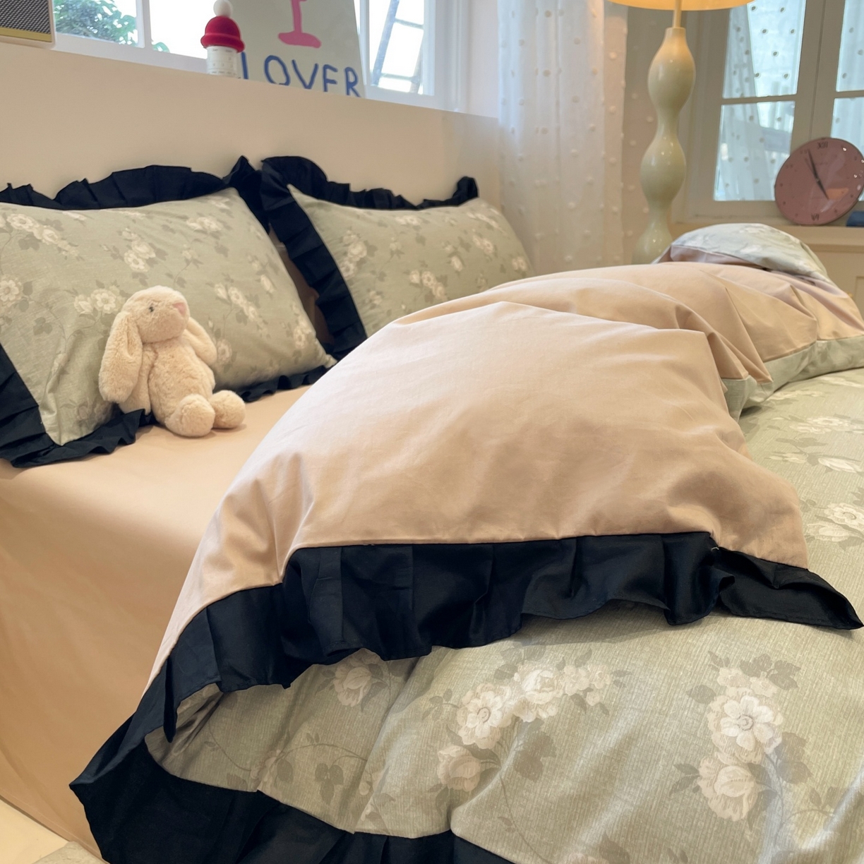 91家纺网 家纺一手货源 找家纺 （总）羚羊语家纺 2025秋冬新款复古小清新花边款40支全棉纯棉轻法式13372小清新喷气印花