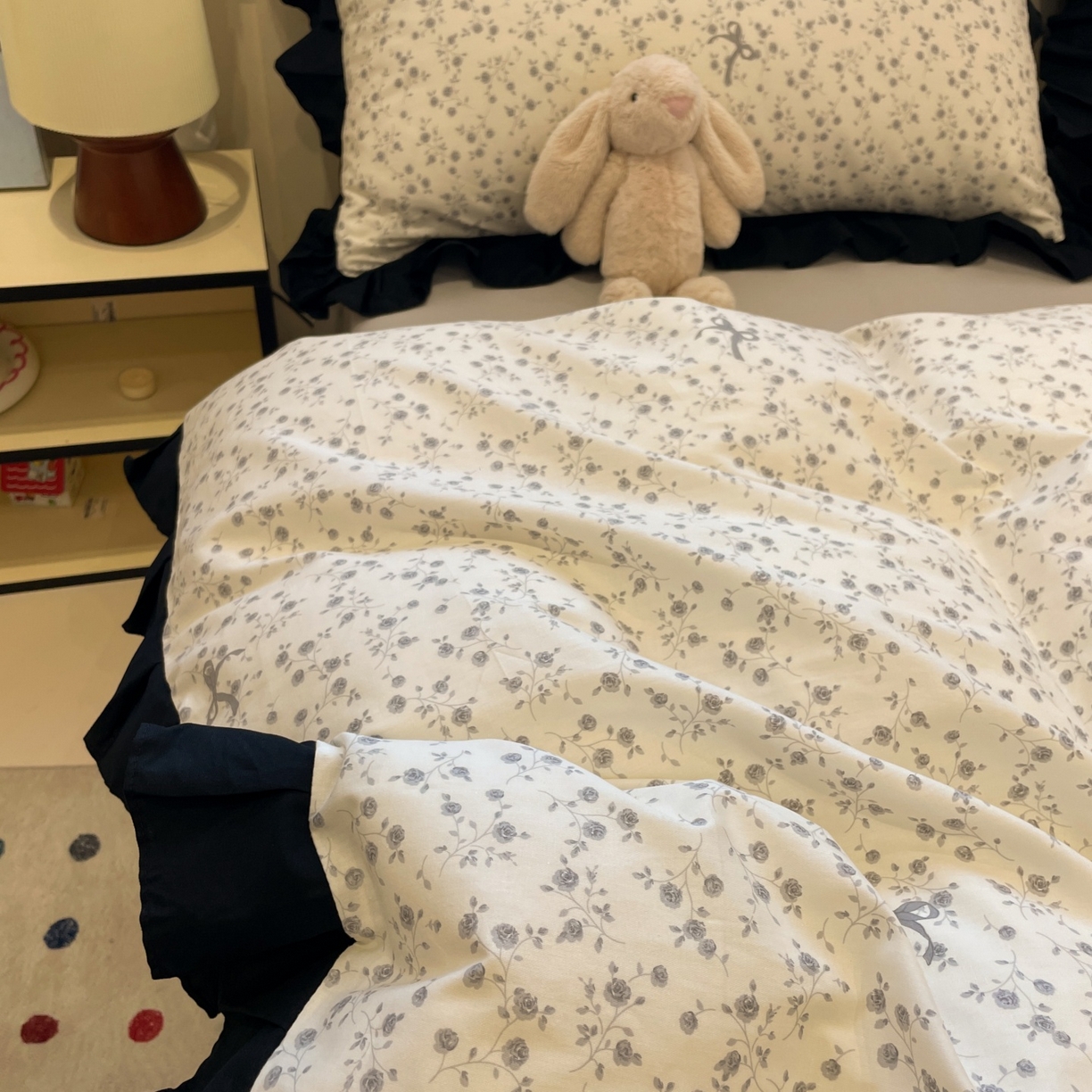 91家纺网 家纺一手货源 找家纺 羚羊语家纺 2025秋冬新款复古小清新花边款40支全棉纯棉轻法式13372小清新喷气印花 秋日来信