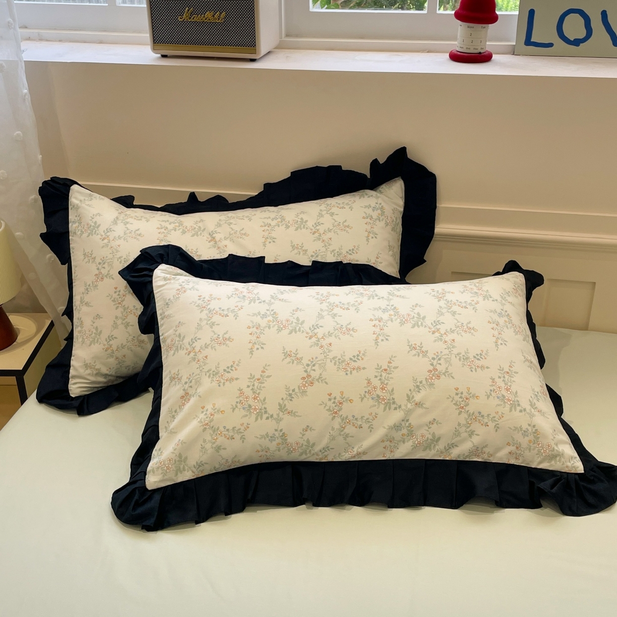 91家纺网 家纺一手货源 找家纺 羚羊语家纺 2025秋冬新款复古小清新花边款40支全棉纯棉轻法式13372小清新喷气印花 铃兰物语