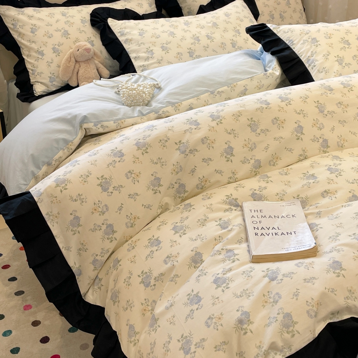 91家纺网 家纺一手货源 找家纺 羚羊语家纺 2025秋冬新款复古小清新花边款40支全棉纯棉轻法式13372小清新喷气印花 晨露雨季