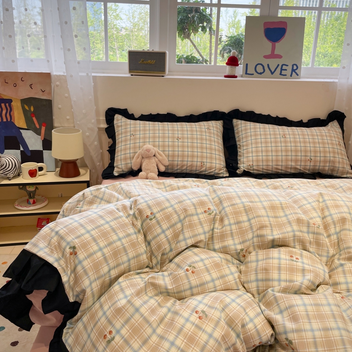 91家纺网 家纺一手货源 找家纺 羚羊语家纺 2025秋冬新款复古小清新花边款40支全棉纯棉轻法式13372小清新喷气印花 樱桃格