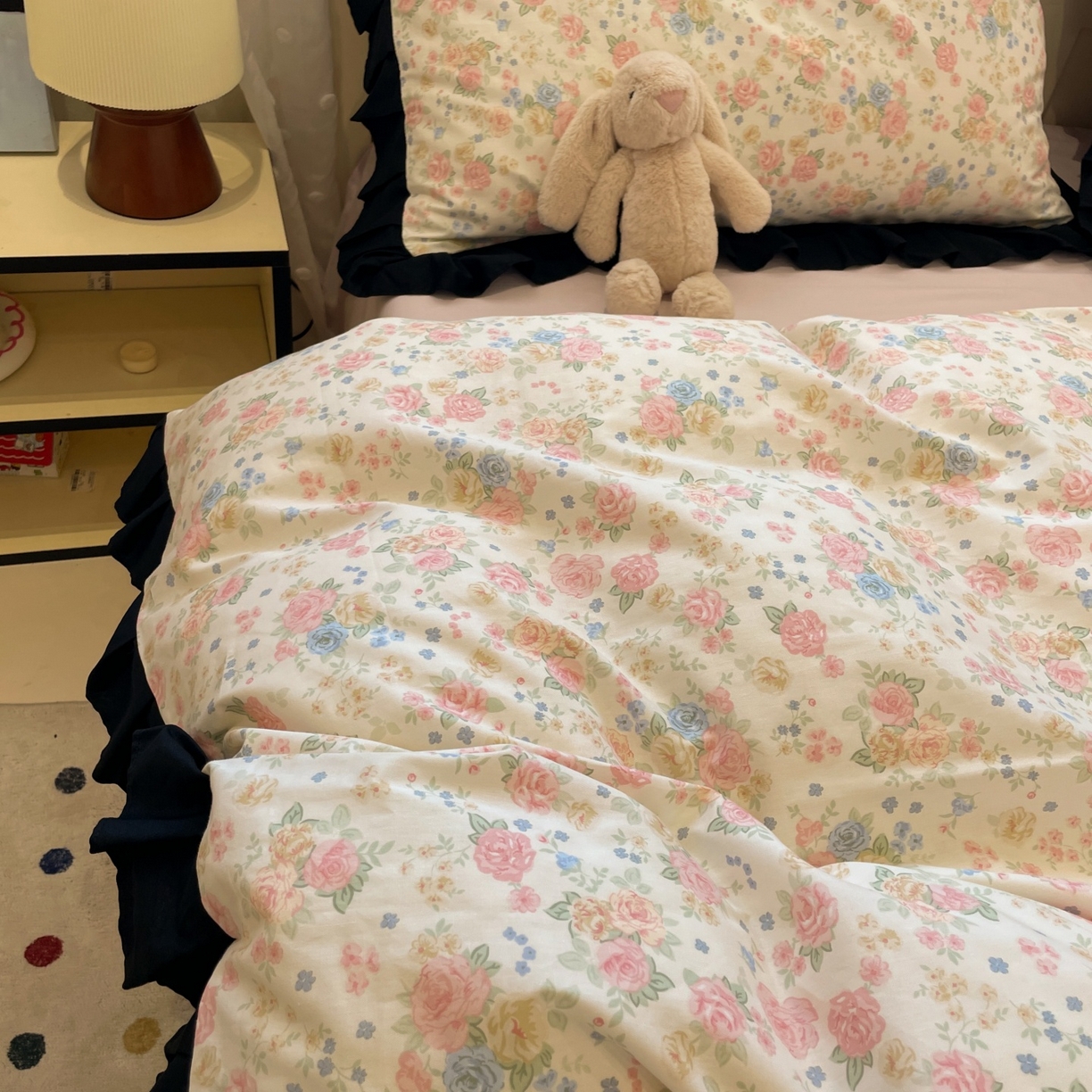 91家纺网 家纺一手货源 找家纺 羚羊语家纺 2025秋冬新款复古小清新花边款40支全棉纯棉轻法式13372小清新喷气印花 莫奈花园