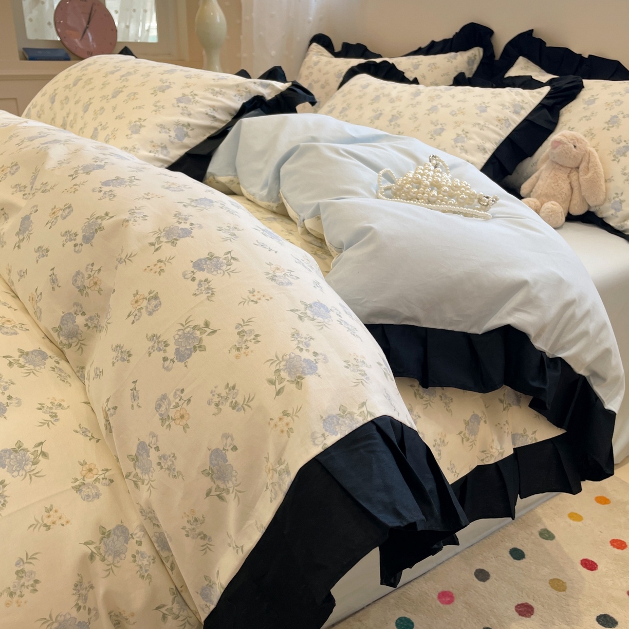 91家纺网 家纺一手货源 找家纺 羚羊语家纺 2025秋冬新款复古小清新花边款40支全棉纯棉轻法式13372小清新喷气印花 晨露雨季