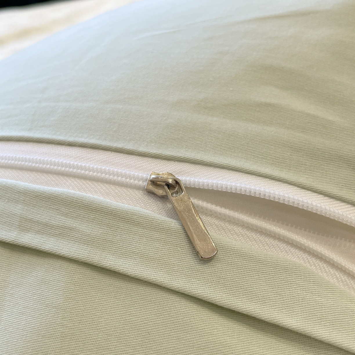 91家纺网 家纺一手货源 找家纺 羚羊语家纺 2025秋冬新款复古小清新花边款40支全棉纯棉轻法式13372小清新喷气印花 铃兰物语