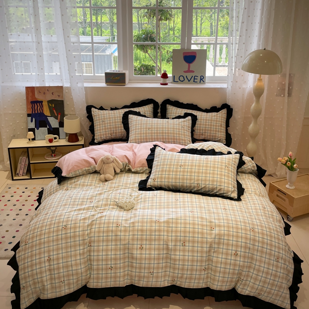 91家纺网 家纺一手货源 找家纺 羚羊语家纺 2025秋冬新款复古小清新花边款40支全棉纯棉轻法式13372小清新喷气印花 樱桃格