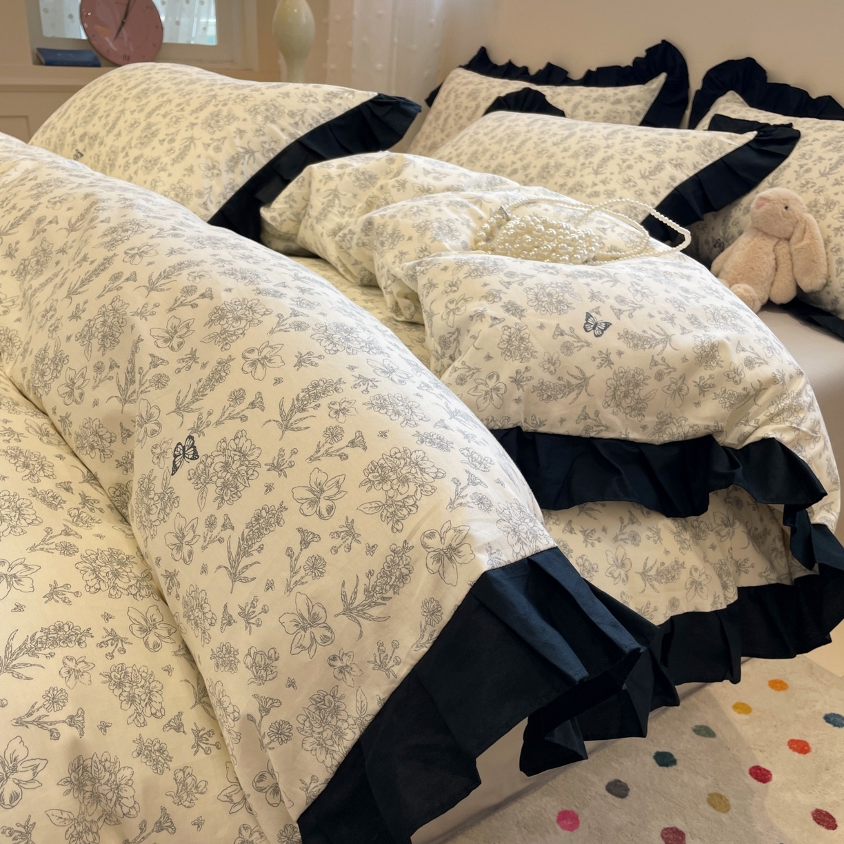 91家纺网 家纺一手货源 找家纺 羚羊语家纺 2025秋冬新款复古小清新花边款40支全棉纯棉轻法式13372小清新喷气印花 椿庭序