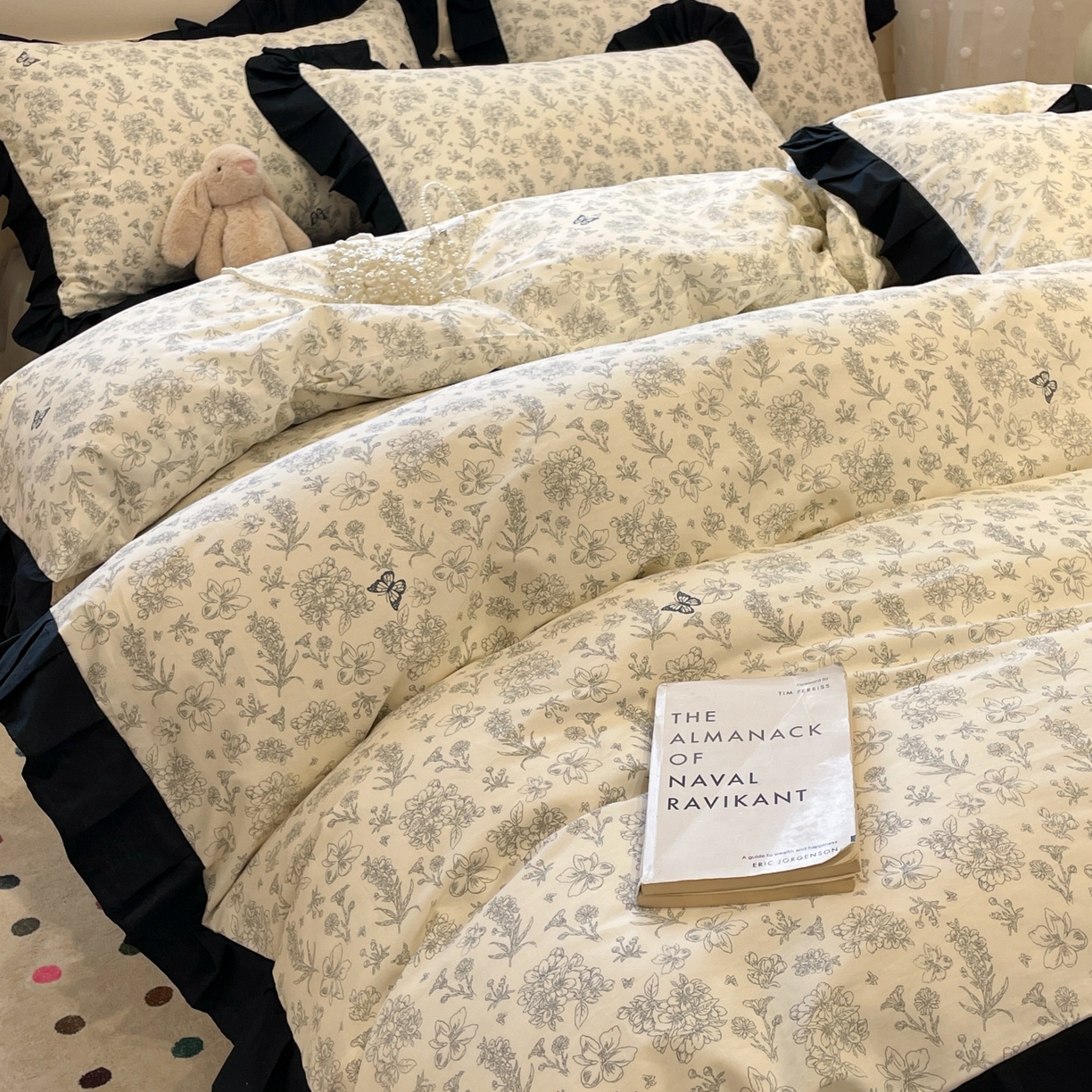 91家纺网 家纺一手货源 找家纺 羚羊语家纺 2025秋冬新款复古小清新花边款40支全棉纯棉轻法式13372小清新喷气印花 椿庭序