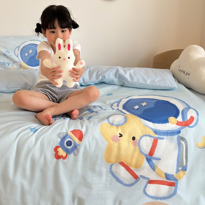 91家纺网 家纺一手货源 找家纺 （总）嗨生活 2025新款A类全棉纯棉40s数码印花原创大版卡通幼儿园套件 幼儿园三件套