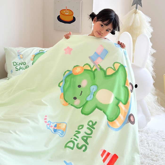 91家纺网 家纺一手货源 找家纺 嗨生活 2025新款A类全棉纯棉40s数码印花原创大版卡通幼儿园套件 幼儿园三件套 恐龙宝宝