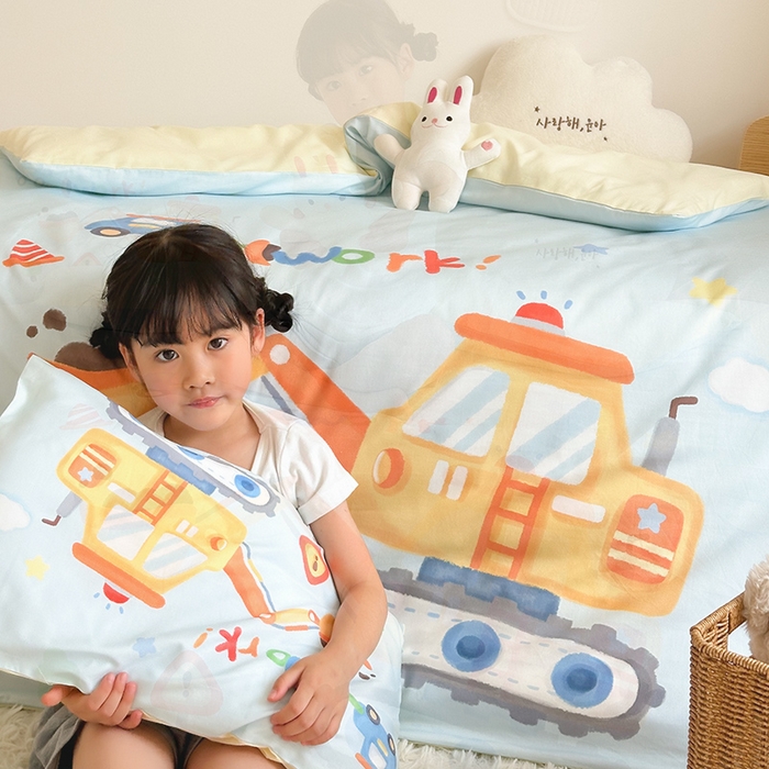 91家纺网 家纺一手货源 找家纺 嗨生活 2025新款A类全棉纯棉40s数码印花原创大版卡通幼儿园套件 幼儿园三件套 蓝色挖掘