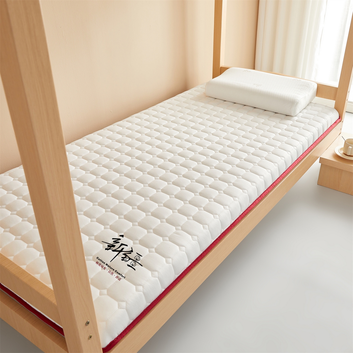 91家纺网 家纺一手货源 找家纺 布卢姆床垫 2025新款A类针织棉新疆棉花学生床垫 奶昔白