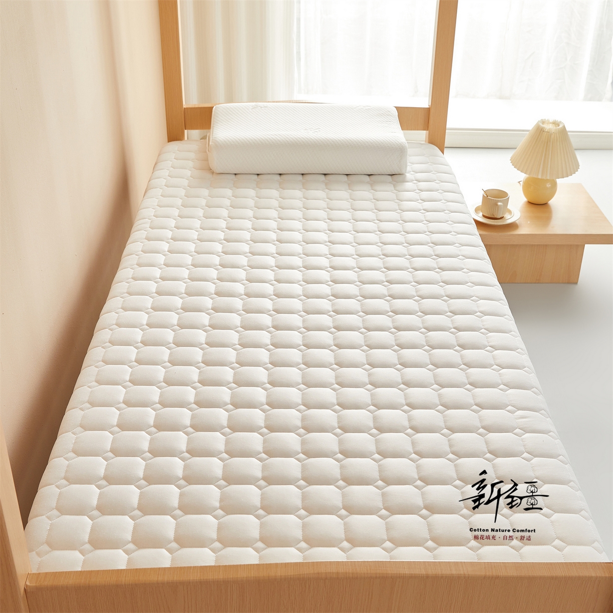 91家纺网 家纺一手货源 找家纺 布卢姆床垫 2025新款A类针织棉新疆棉花学生床垫 奶昔白