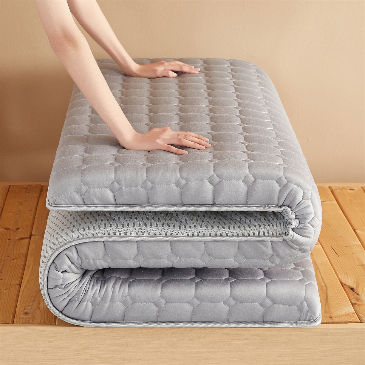 91家纺网 家纺一手货源 找家纺 布卢姆床垫 2025新款A类针织棉新疆棉花学生床垫 雅致灰