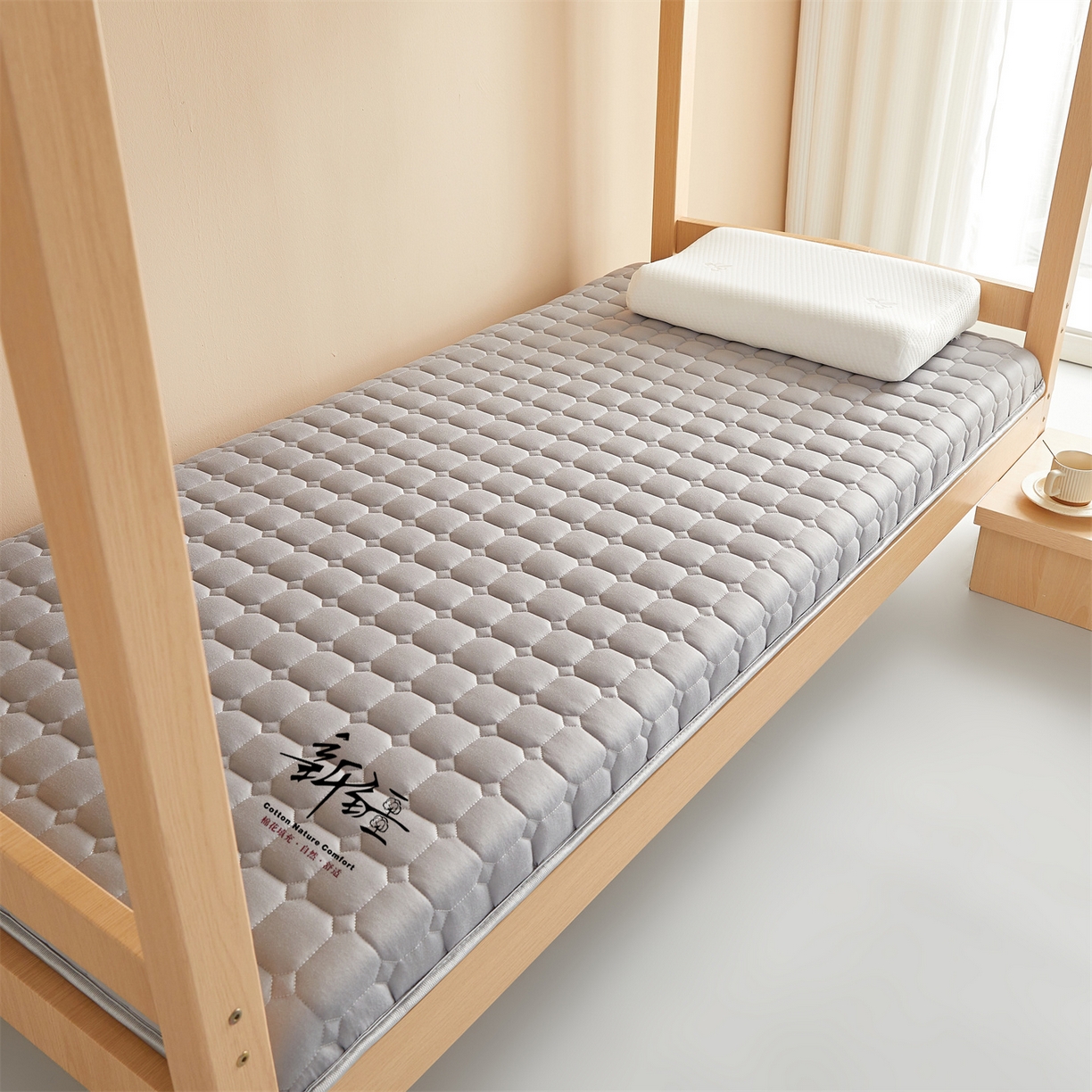 91家纺网 家纺一手货源 找家纺 布卢姆床垫 2025新款A类针织棉新疆棉花学生床垫 雅致灰