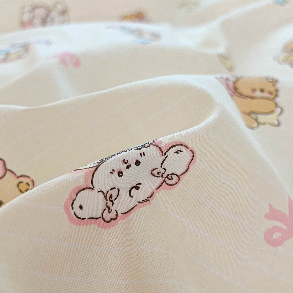 91家纺网 家纺一手货源 找家纺 麦伦家居 2025新款40s斜纹全棉纯棉跑量款卡通小清新四件套 抱抱熊