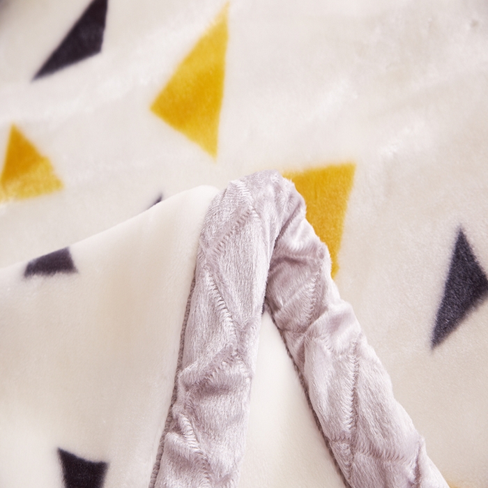 91家纺网 家纺一手货源 找家纺 好艺佳毛毯 2025新款（经典版）拉舍尔毛毯学生毯宿舍婚庆加厚双层毯子绒毯盖毯不掉毛毛毯 爱上几何