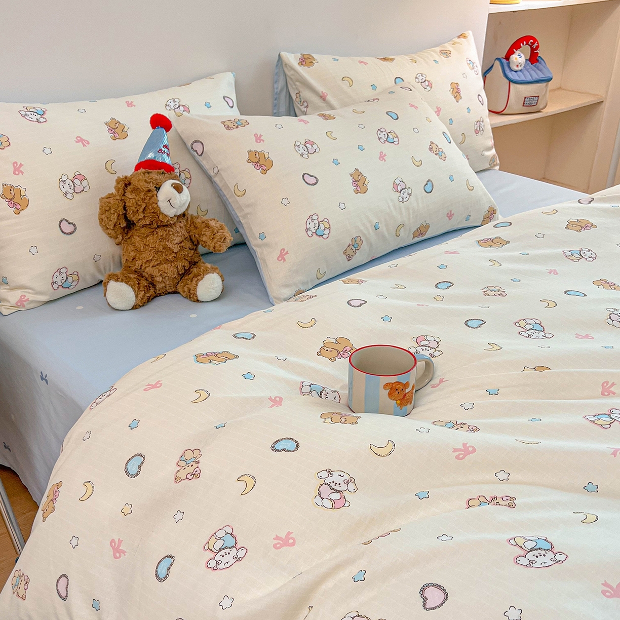 91家纺网 家纺一手货源 找家纺 麦伦家居 2025新款40s斜纹全棉纯棉跑量款卡通小清新四件套 抱抱熊