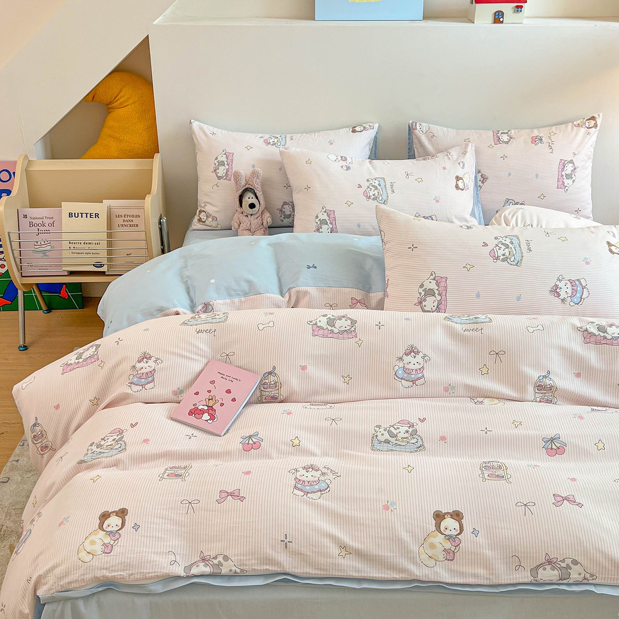 91家纺网 家纺一手货源 找家纺 麦伦家居 2025新款40s斜纹全棉纯棉跑量款卡通小清新四件套 甜品小狗