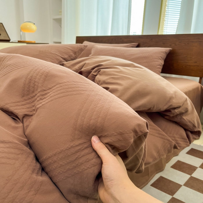 91家纺网 家纺一手货源 找家纺 沐棉家居 2025新款亲肤舒适全棉纯棉提花四件套 菱格咖