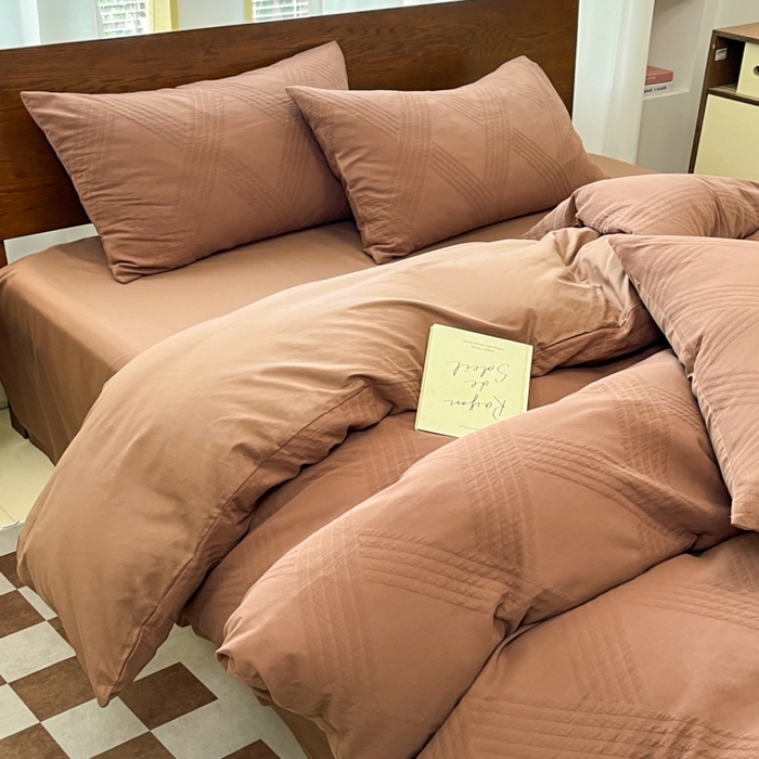 91家纺网 家纺一手货源 找家纺 沐棉家居 2025新款亲肤舒适全棉纯棉提花四件套 菱格咖