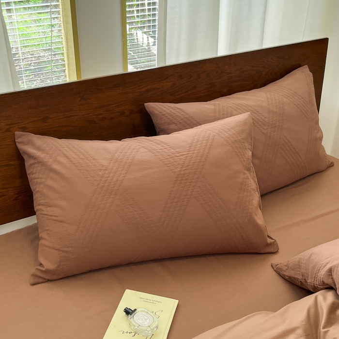 91家纺网 家纺一手货源 找家纺 沐棉家居 2025新款亲肤舒适全棉纯棉提花四件套 菱格咖