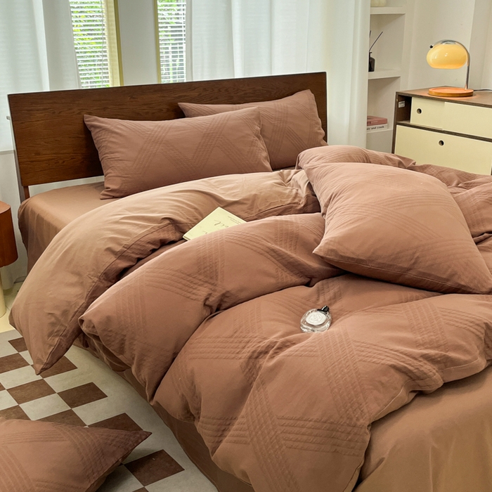 91家纺网 家纺一手货源 找家纺 沐棉家居 2025新款亲肤舒适全棉纯棉提花四件套 菱格咖