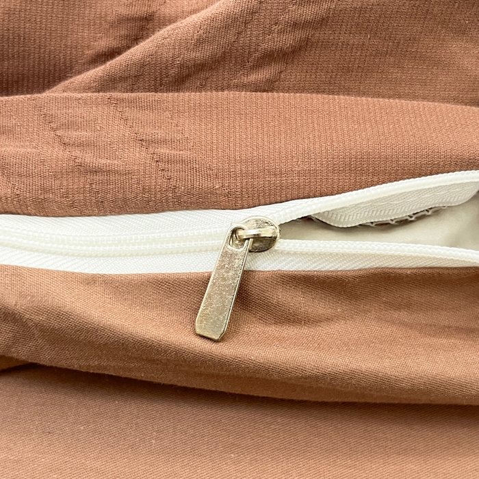 91家纺网 家纺一手货源 找家纺 沐棉家居 2025新款亲肤舒适全棉纯棉提花四件套 菱格咖