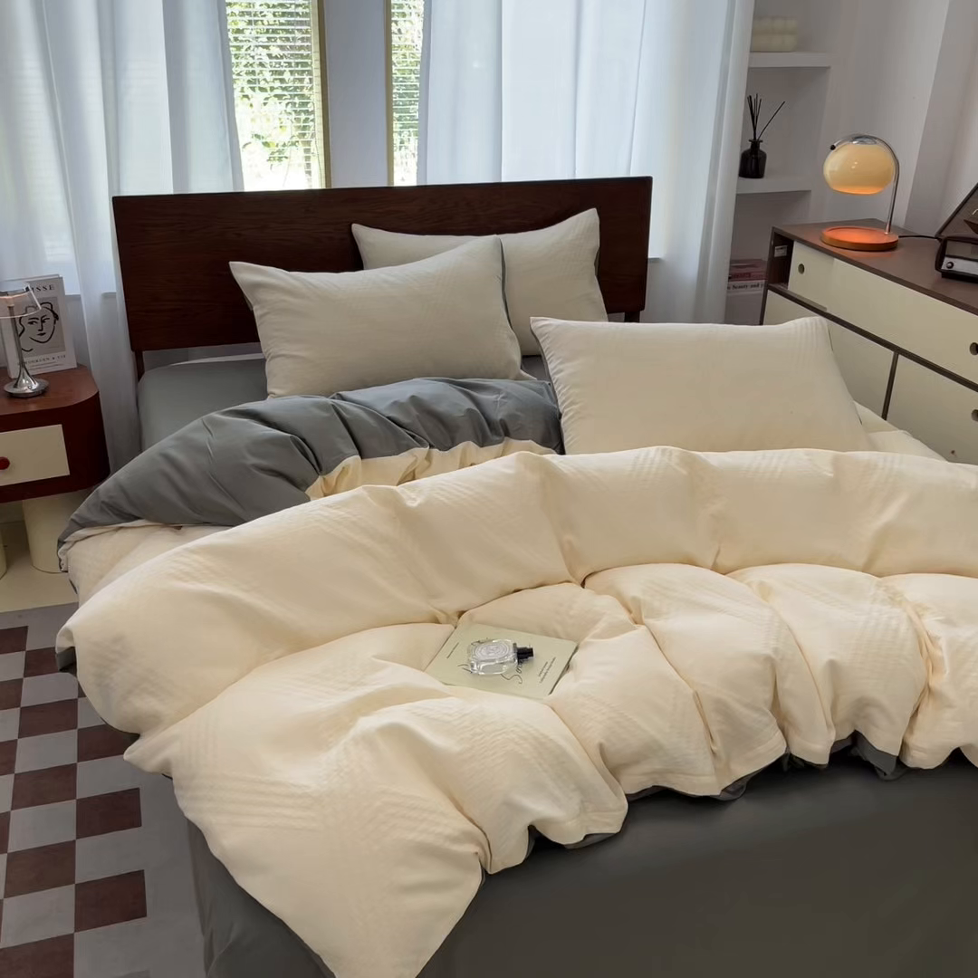 91家纺网 家纺一手货源 找家纺 沐棉家居 2025新款亲肤舒适全棉纯棉提花四件套 菱格米-灰