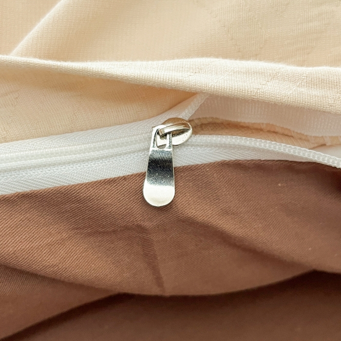 91家纺网 家纺一手货源 找家纺 沐棉家居 2025新款亲肤舒适全棉纯棉提花四件套 菱格奶咖