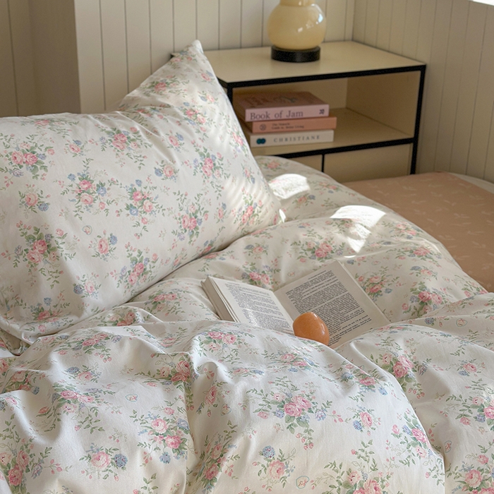 91家纺网 家纺一手货源 找家纺 麦伦家居 2025新款40s斜纹全棉纯棉跑量款卡通小清新四件套 繁花