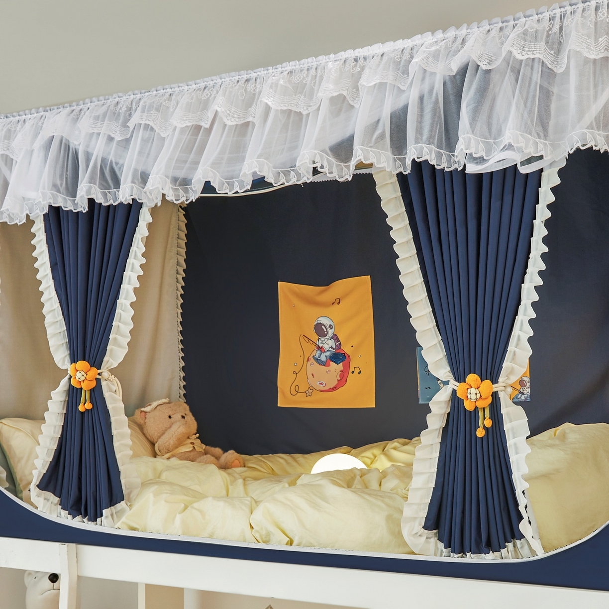 91家纺网 家纺一手货源 找家纺 （总）夏彩 2025新款植绒布蕾丝绣花强遮光铁艺支架学生蚊帐-88625