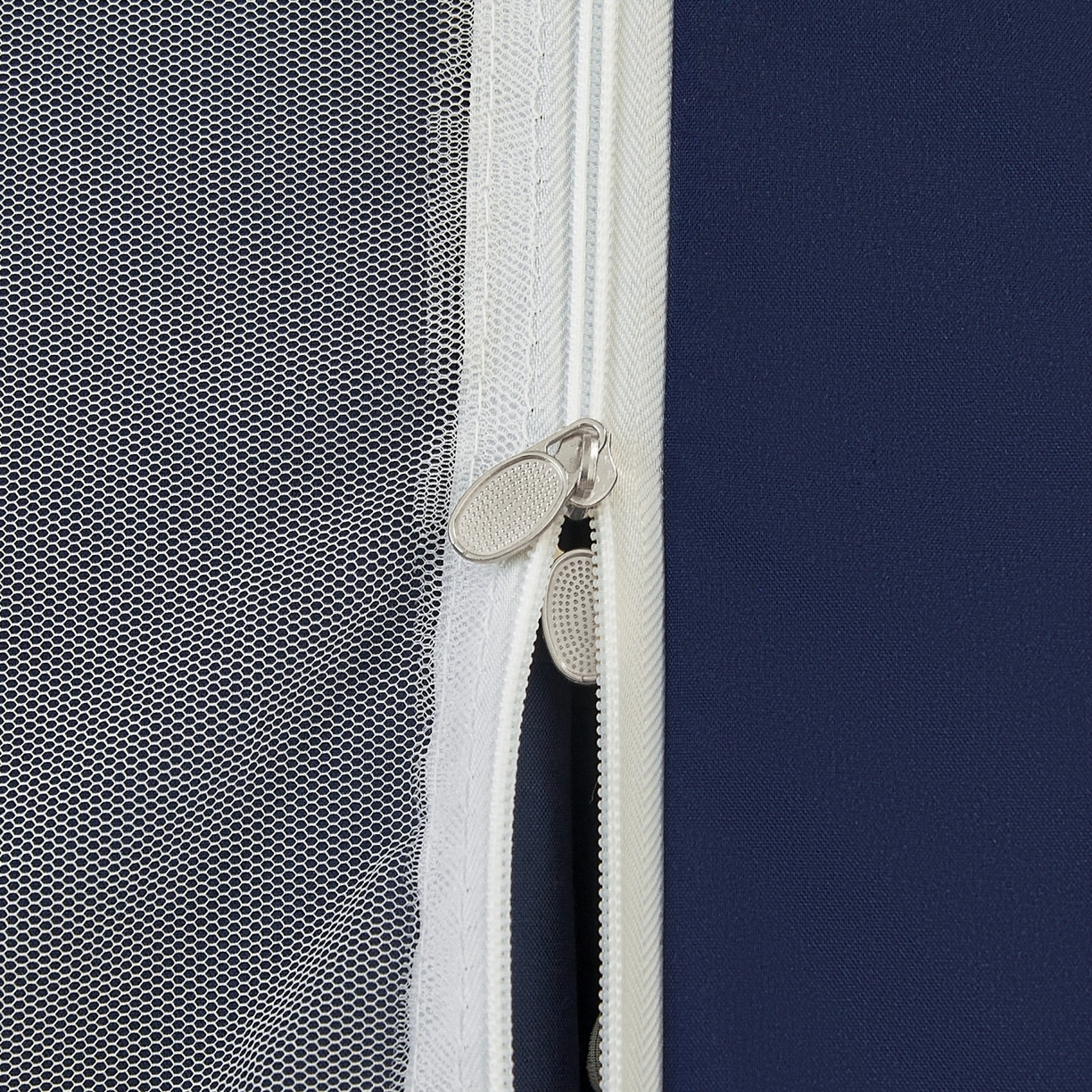 91家纺网 家纺一手货源 找家纺 （总）夏彩 2025新款植绒布蕾丝绣花强遮光铁艺支架学生蚊帐-88625