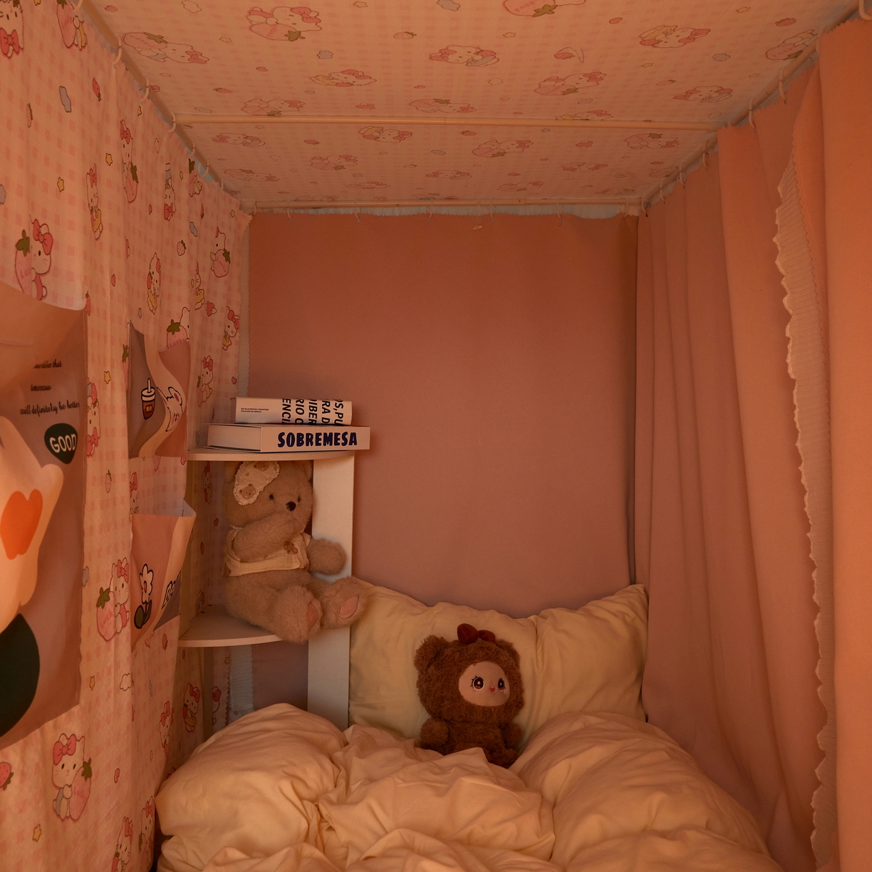 91家纺网 家纺一手货源 找家纺 （总）夏彩 2025新款棉麻雪纺花边床帘强遮光印花铁艺支架学生蚊帐-88626