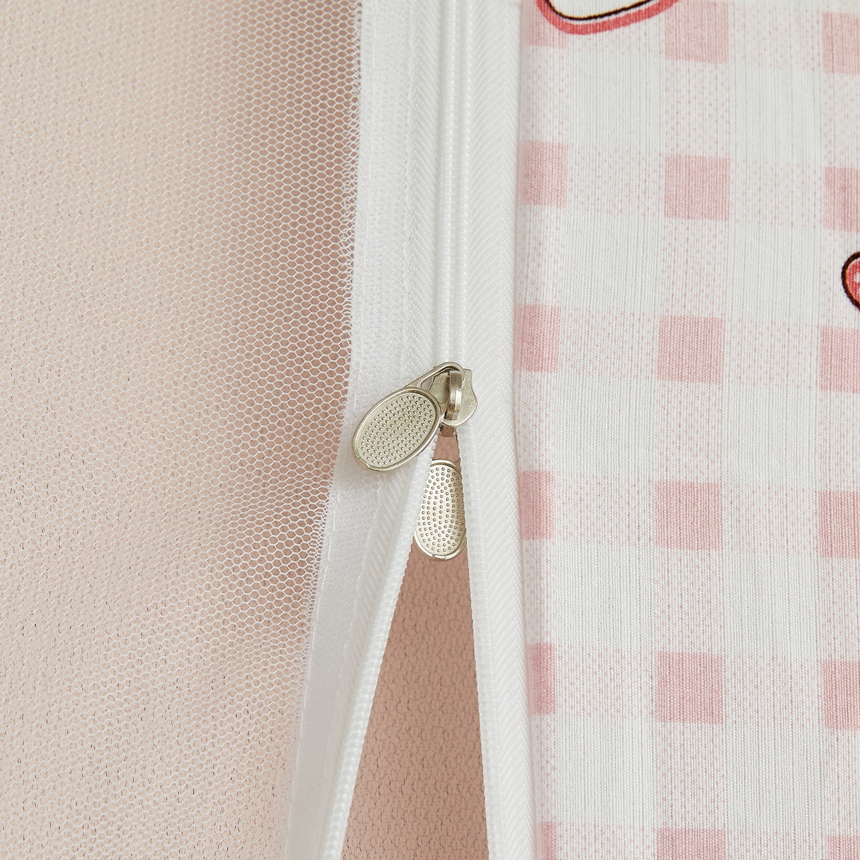 91家纺网 家纺一手货源 找家纺 （总）夏彩 2025新款棉麻雪纺花边床帘强遮光印花铁艺支架学生蚊帐-88626