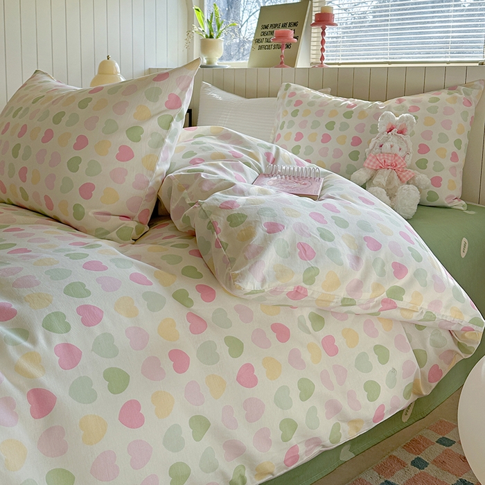 91家纺网 家纺一手货源 找家纺 麦伦家居 2025新款40s斜纹全棉纯棉跑量款卡通小清新四件套 心心相印