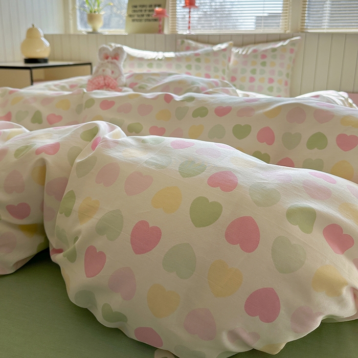 91家纺网 家纺一手货源 找家纺 麦伦家居 2025新款40s斜纹全棉纯棉跑量款卡通小清新四件套 心心相印