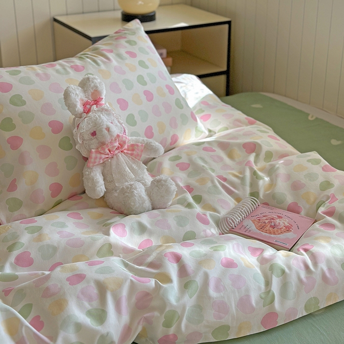 91家纺网 家纺一手货源 找家纺 麦伦家居 2025新款40s斜纹全棉纯棉跑量款卡通小清新四件套 心心相印