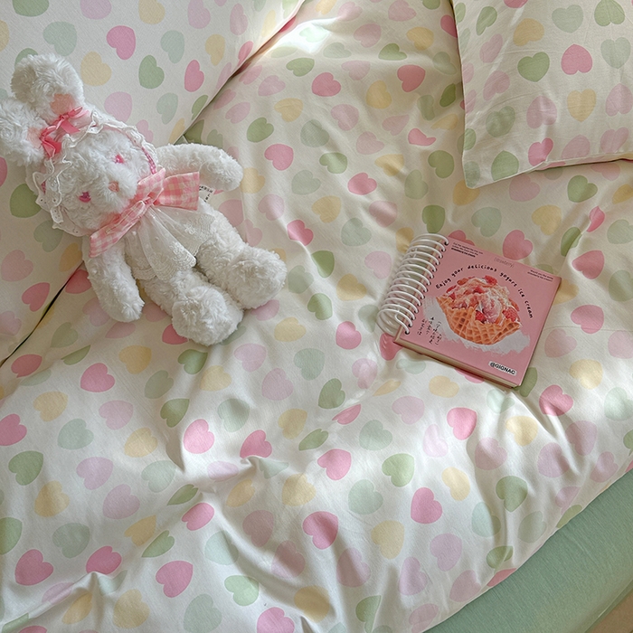 91家纺网 家纺一手货源 找家纺 麦伦家居 2025新款40s斜纹全棉纯棉跑量款卡通小清新四件套 心心相印