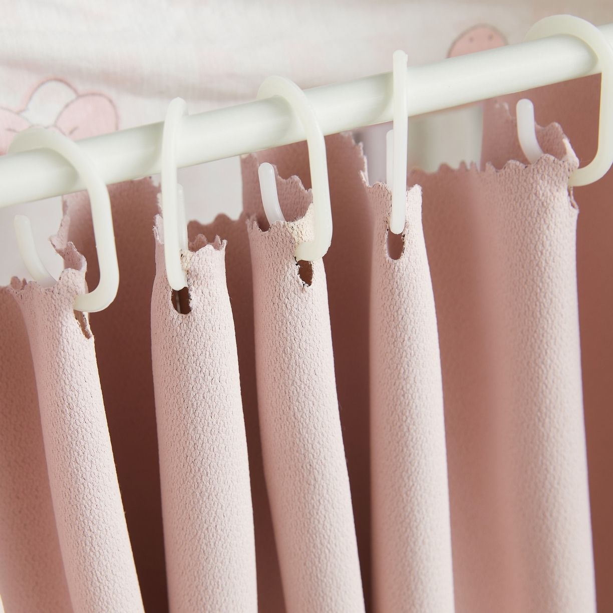 91家纺网 家纺一手货源 找家纺 夏彩 2025新款棉麻雪纺花边床帘强遮光印花铁艺支架学生蚊帐-88626 88626-芭蕾猫