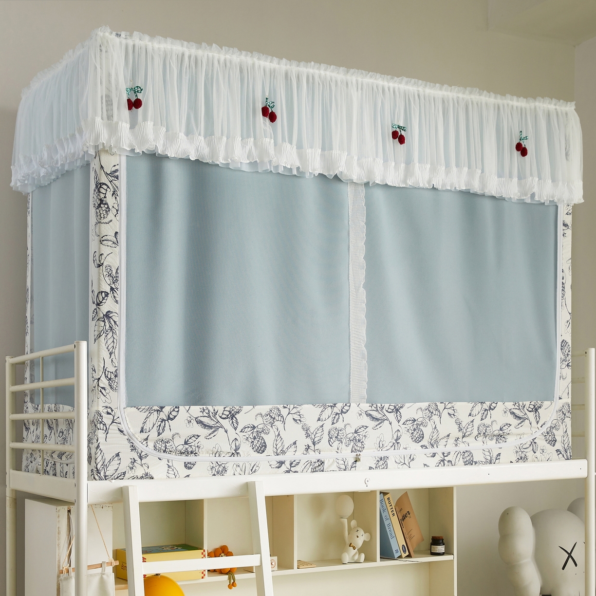 91家纺网 家纺一手货源 找家纺 夏彩 2025新款棉麻雪纺花边床帘强遮光印花铁艺支架学生蚊帐-88626 88626-花间语