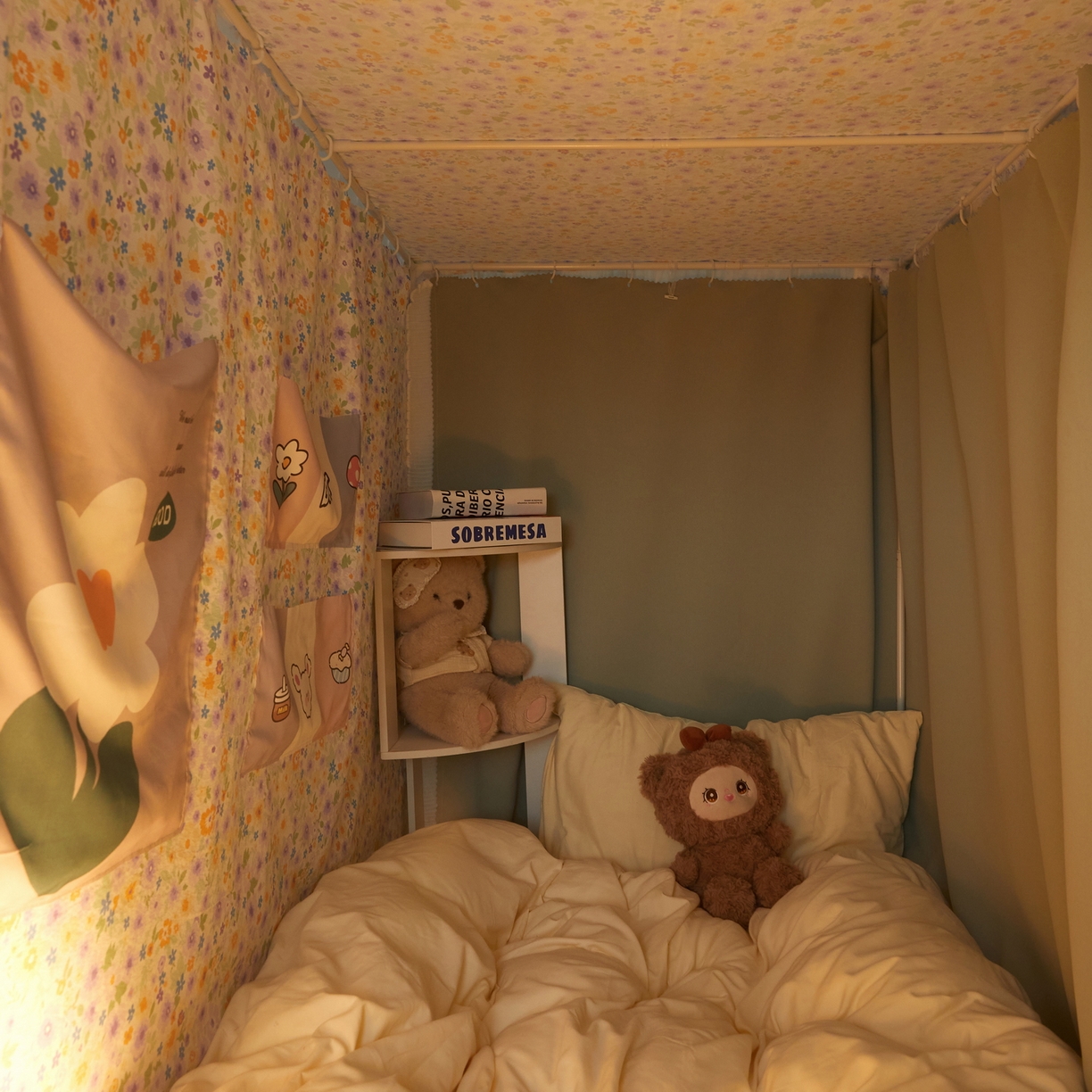 91家纺网 家纺一手货源 找家纺 夏彩 2025新款棉麻雪纺花边床帘强遮光印花铁艺支架学生蚊帐-88626 88626-花千朵