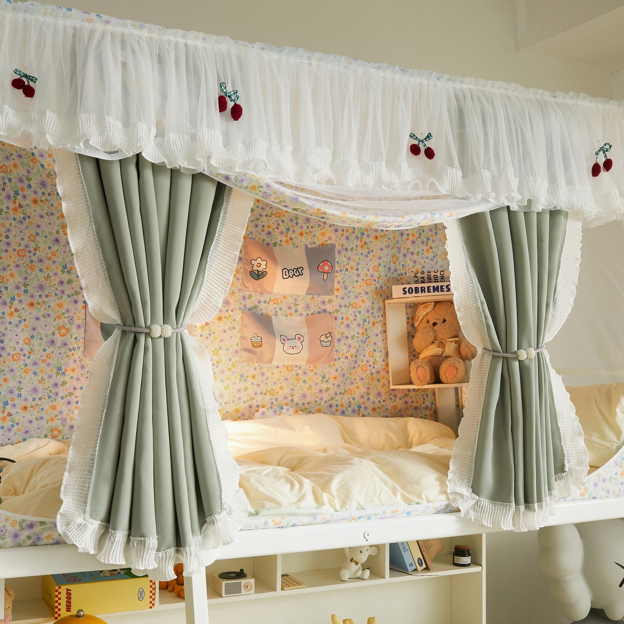 91家纺网 家纺一手货源 找家纺 夏彩 2025新款棉麻雪纺花边床帘强遮光印花铁艺支架学生蚊帐-88626 88626-花千朵