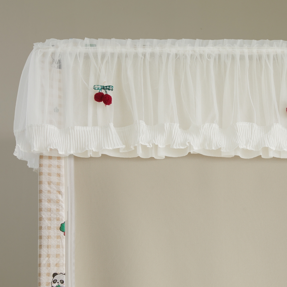 91家纺网 家纺一手货源 找家纺 夏彩 2025新款棉麻雪纺花边床帘强遮光印花铁艺支架学生蚊帐-88626 88626-礼物熊