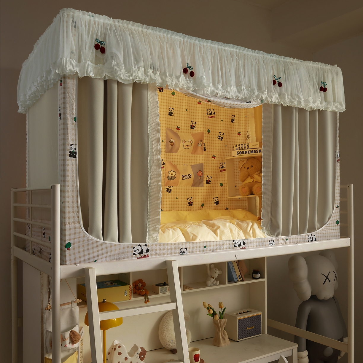 91家纺网 家纺一手货源 找家纺 夏彩 2025新款棉麻雪纺花边床帘强遮光印花铁艺支架学生蚊帐-88626 88626-礼物熊