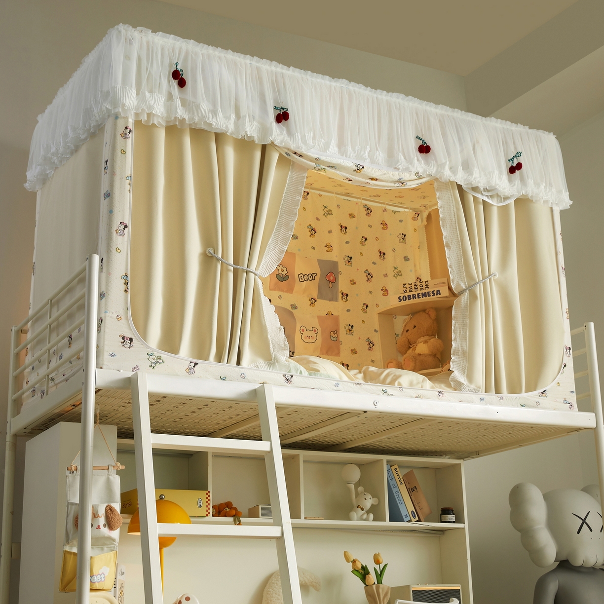 91家纺网 家纺一手货源 找家纺 夏彩 2025新款棉麻雪纺花边床帘强遮光印花铁艺支架学生蚊帐-88626 88626-童梦园