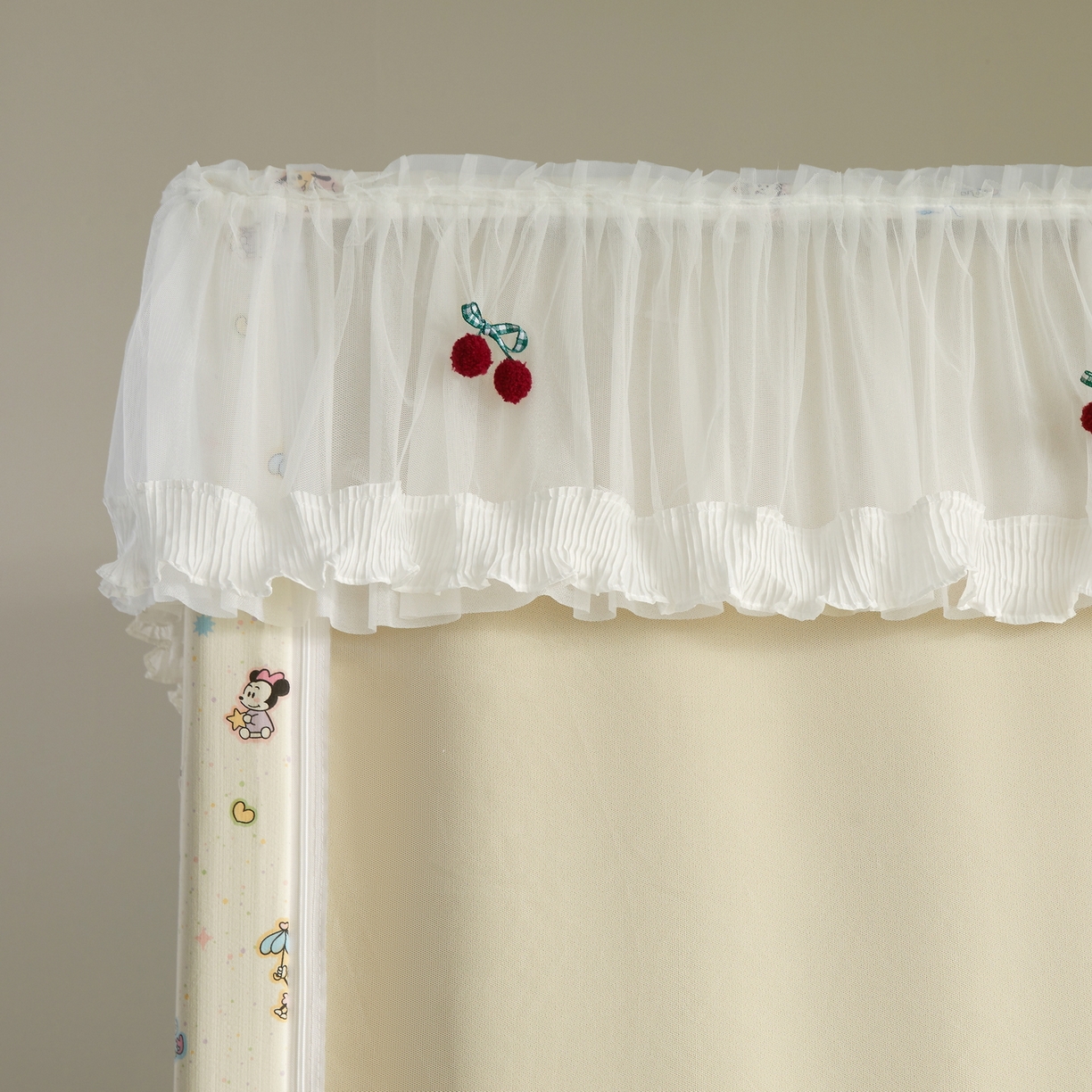 91家纺网 家纺一手货源 找家纺 夏彩 2025新款棉麻雪纺花边床帘强遮光印花铁艺支架学生蚊帐-88626 88626-童梦园