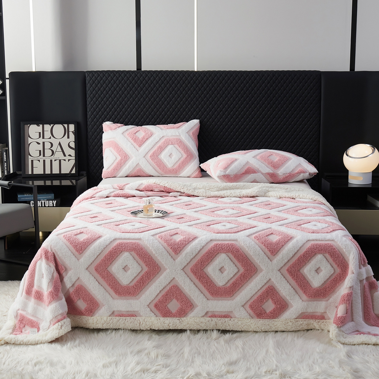 91家纺网 家纺一手货源 找家纺 （总）枋梢家纺 2025新款几何空间阳离子提花镂空塔芙绒羊羔绒保暖午睡双层毛毯办公室盖毯